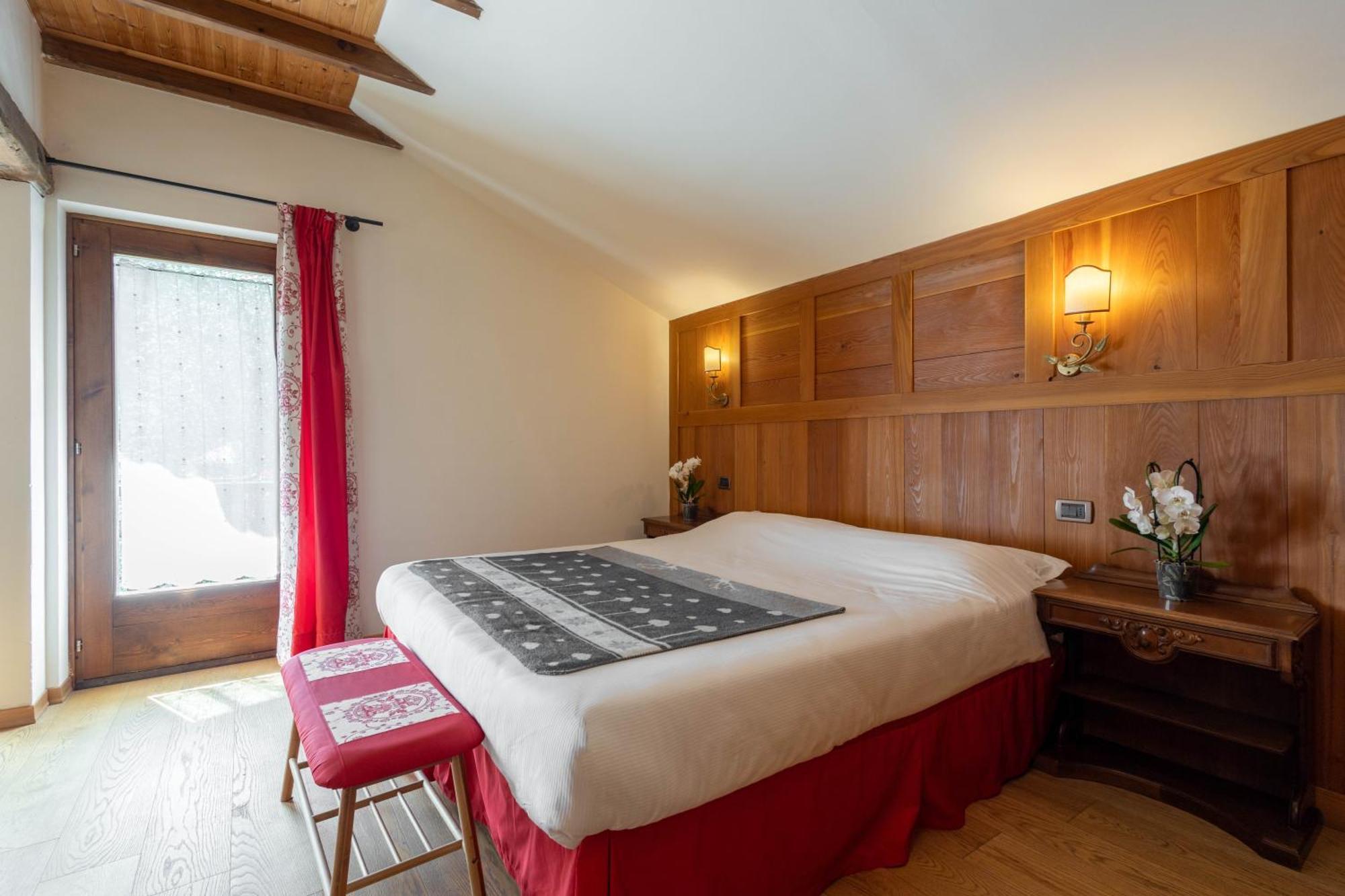 Hotel Stella Alpina Champoluc Esterno foto
