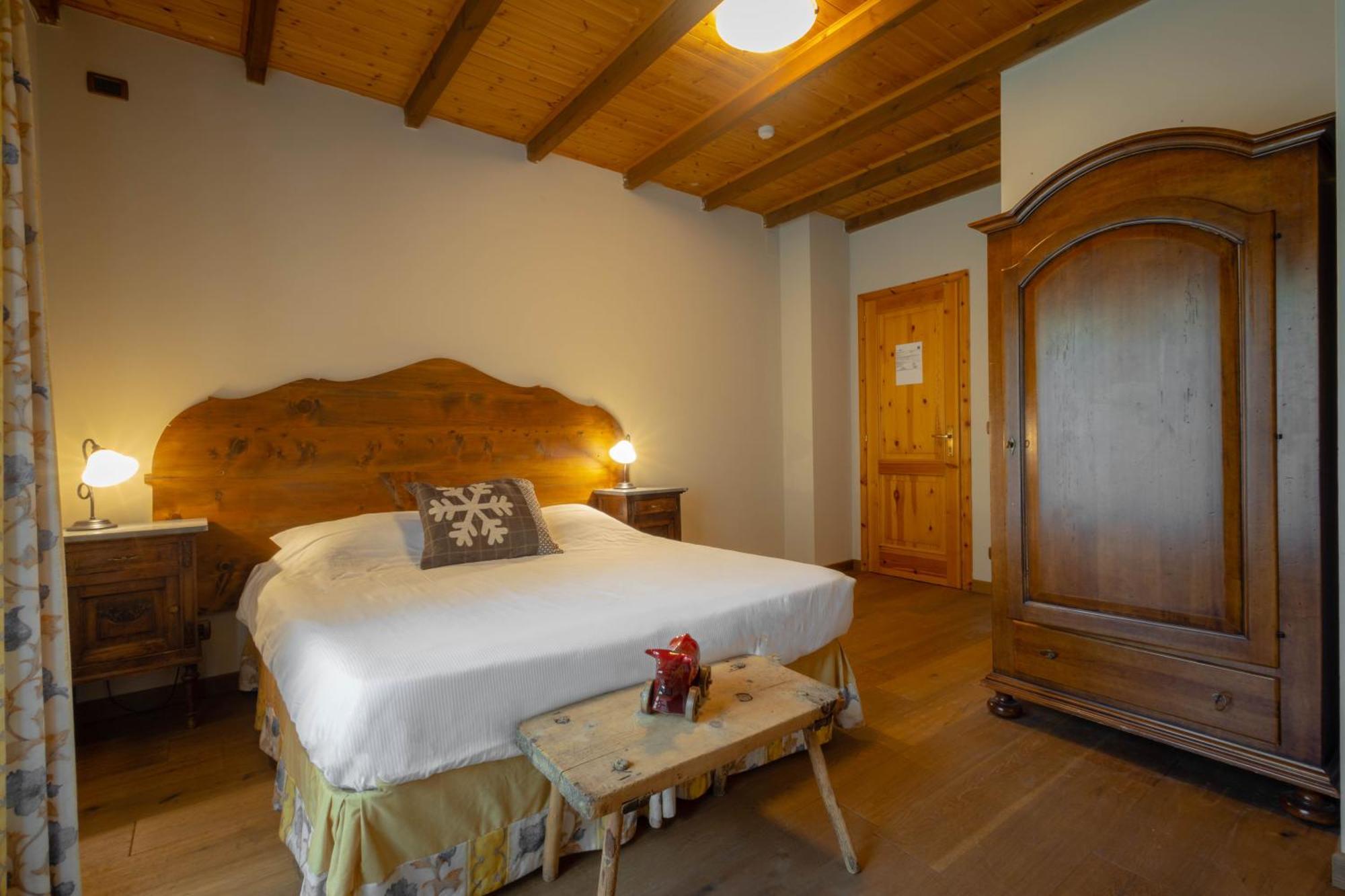 Hotel Stella Alpina Champoluc Esterno foto