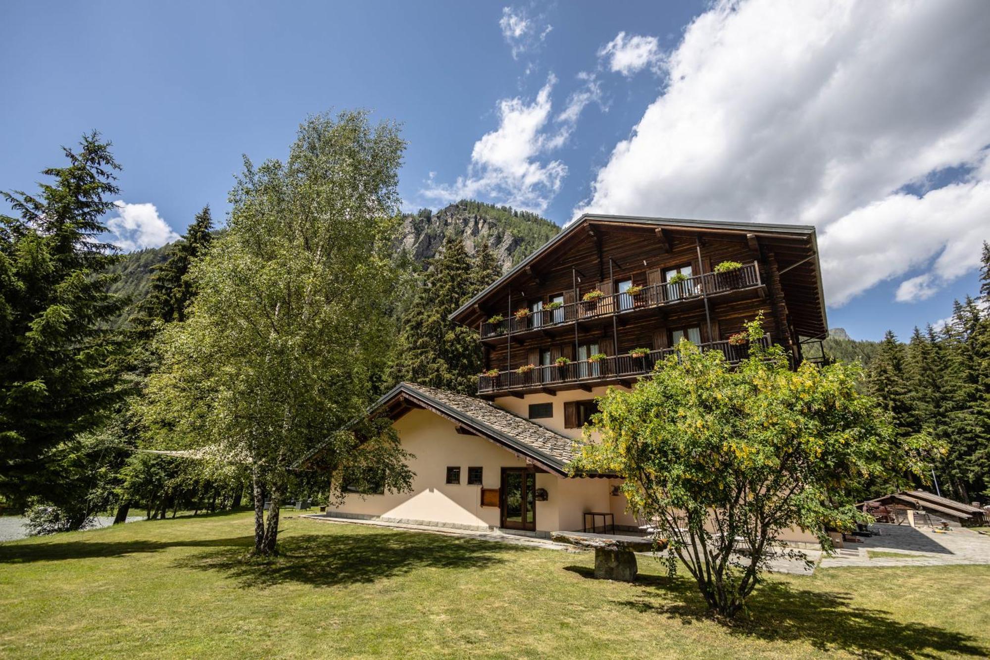 Hotel Stella Alpina Champoluc Esterno foto