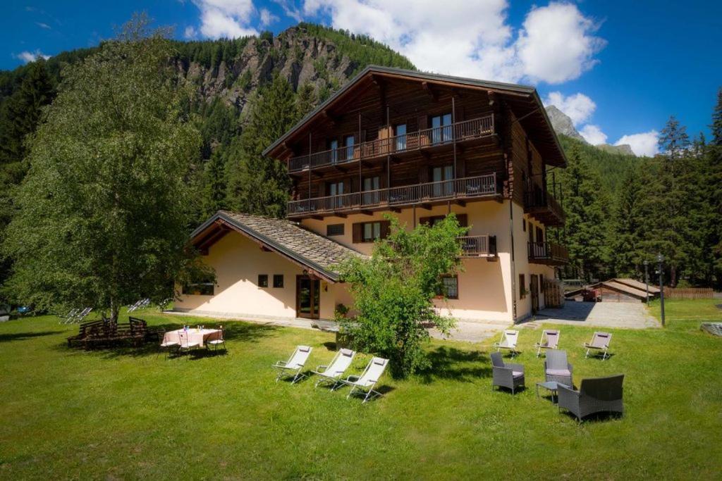 Hotel Stella Alpina Champoluc Esterno foto